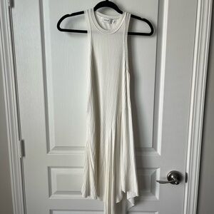 Elegant White Sleeveless Dress
